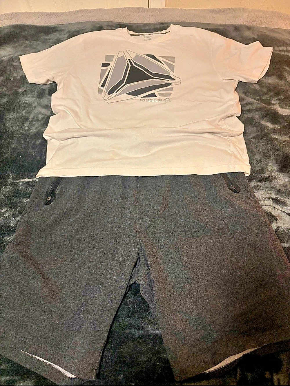 Reebok Athletic T-Shirt & Shorts Set in Black & White